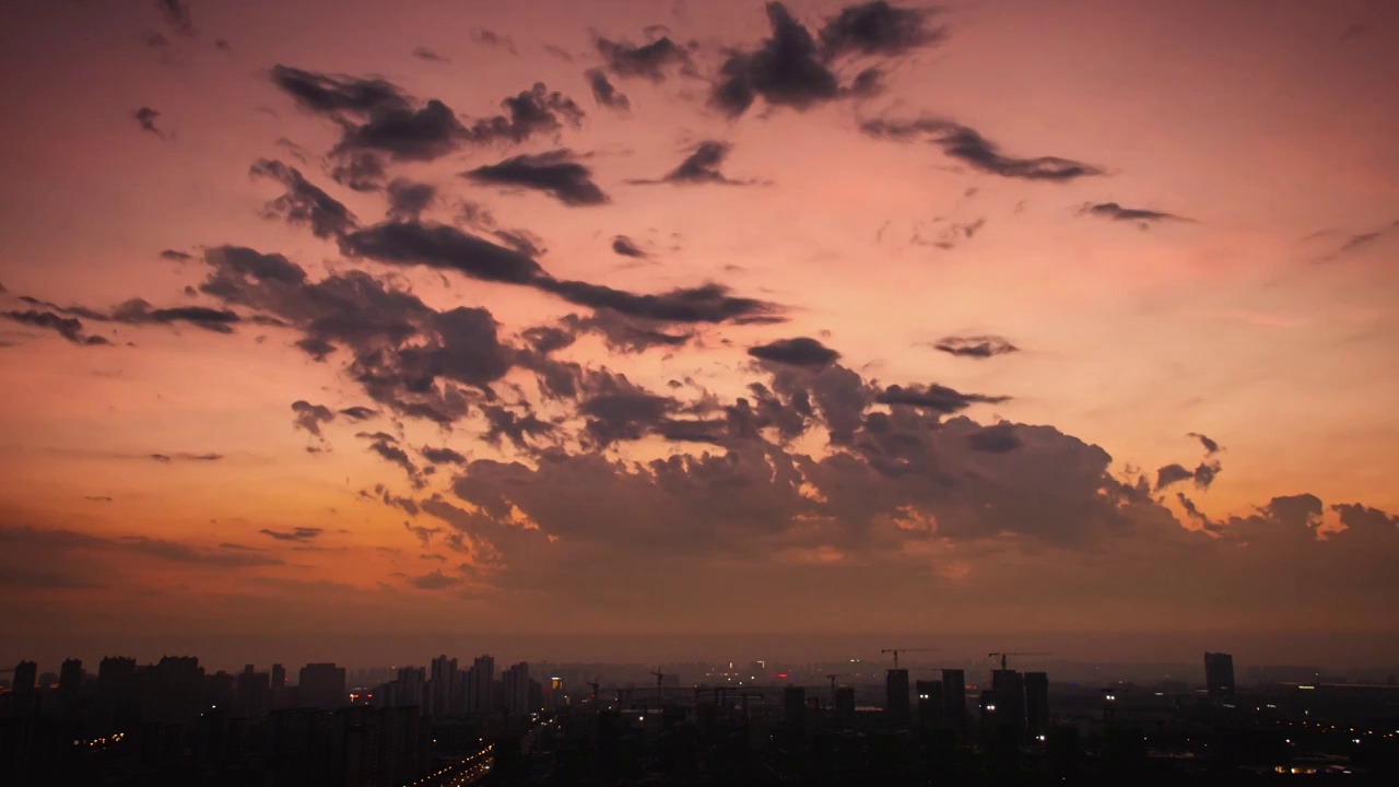 暴雨过后的烟霞延时视频素材