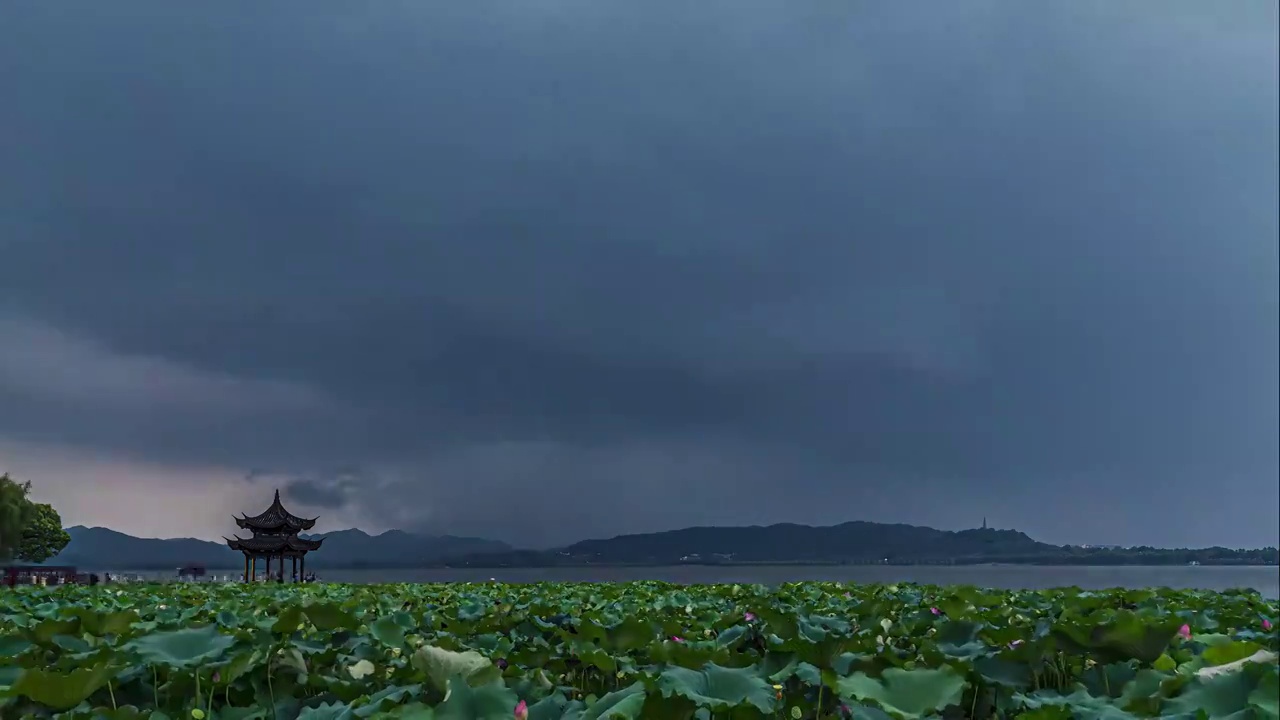 西湖暴雨视频素材