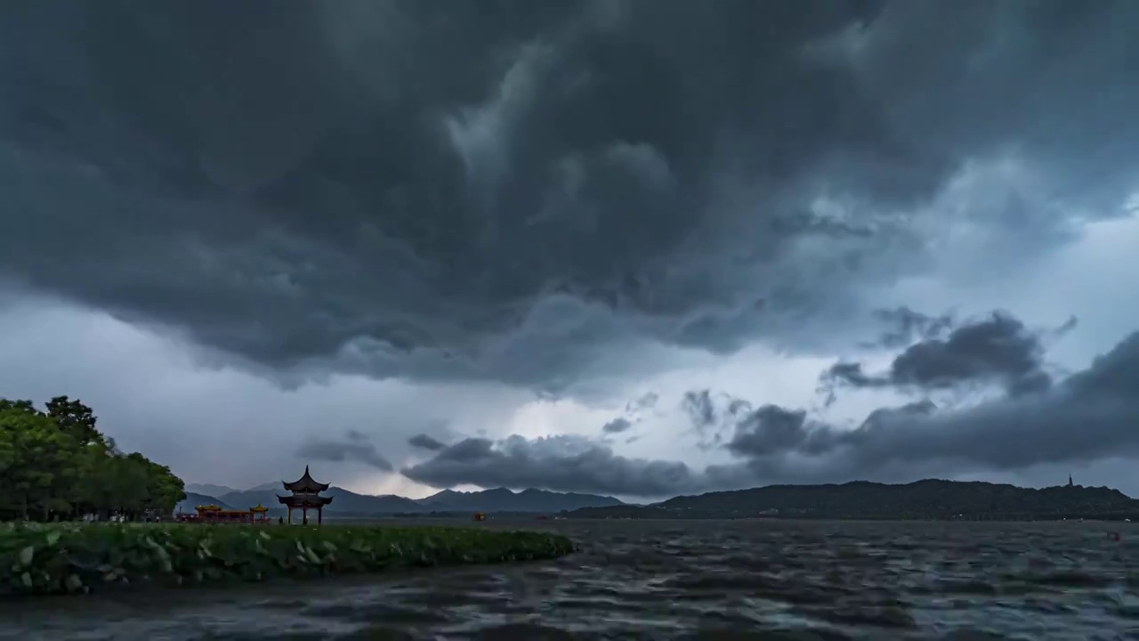 西湖暴雨视频素材