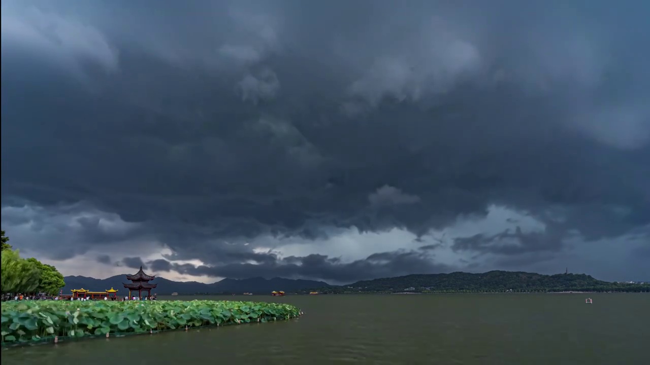 西湖暴雨视频下载