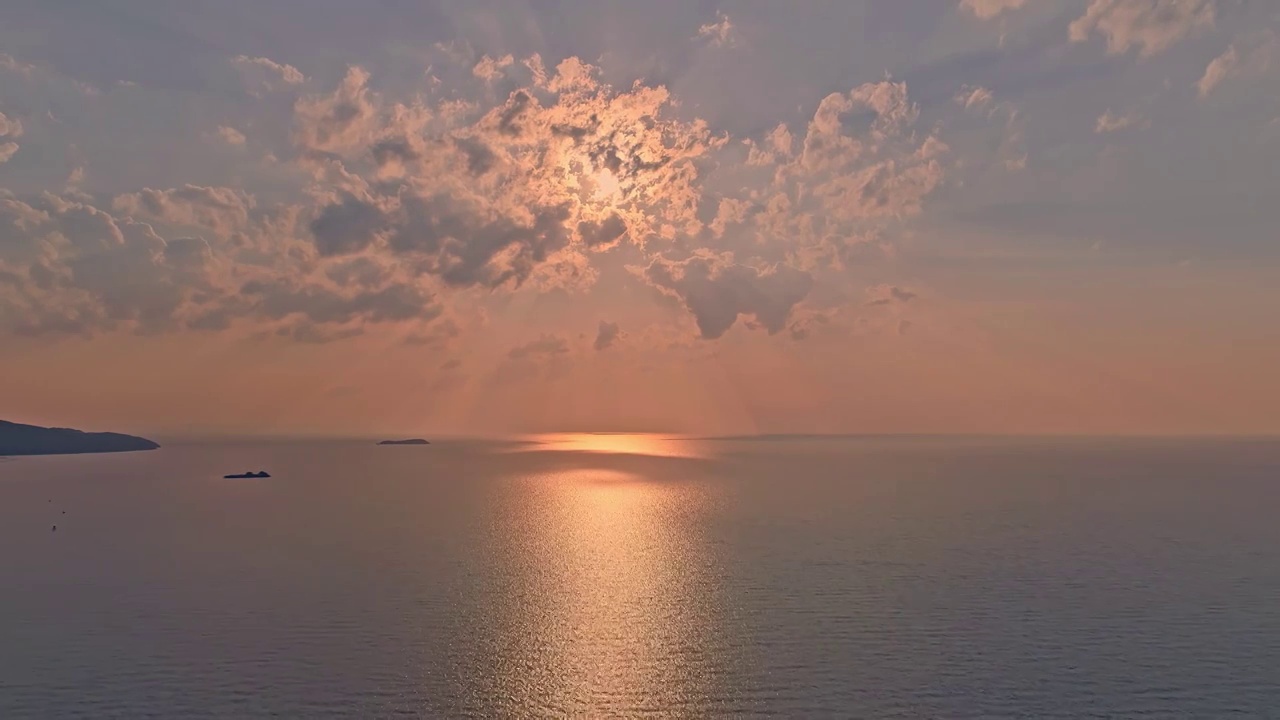 4k航拍太湖湖面海面落日视频素材