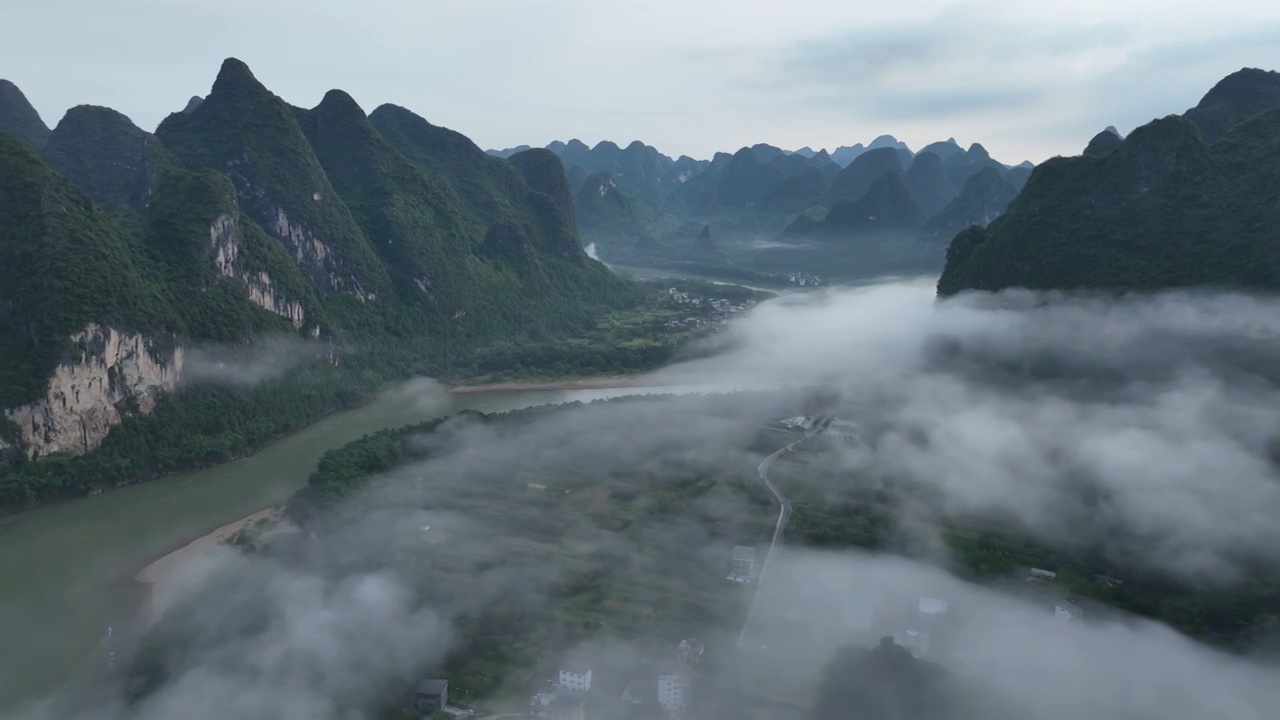 航拍桂林阳朔喀斯特地貌视频素材