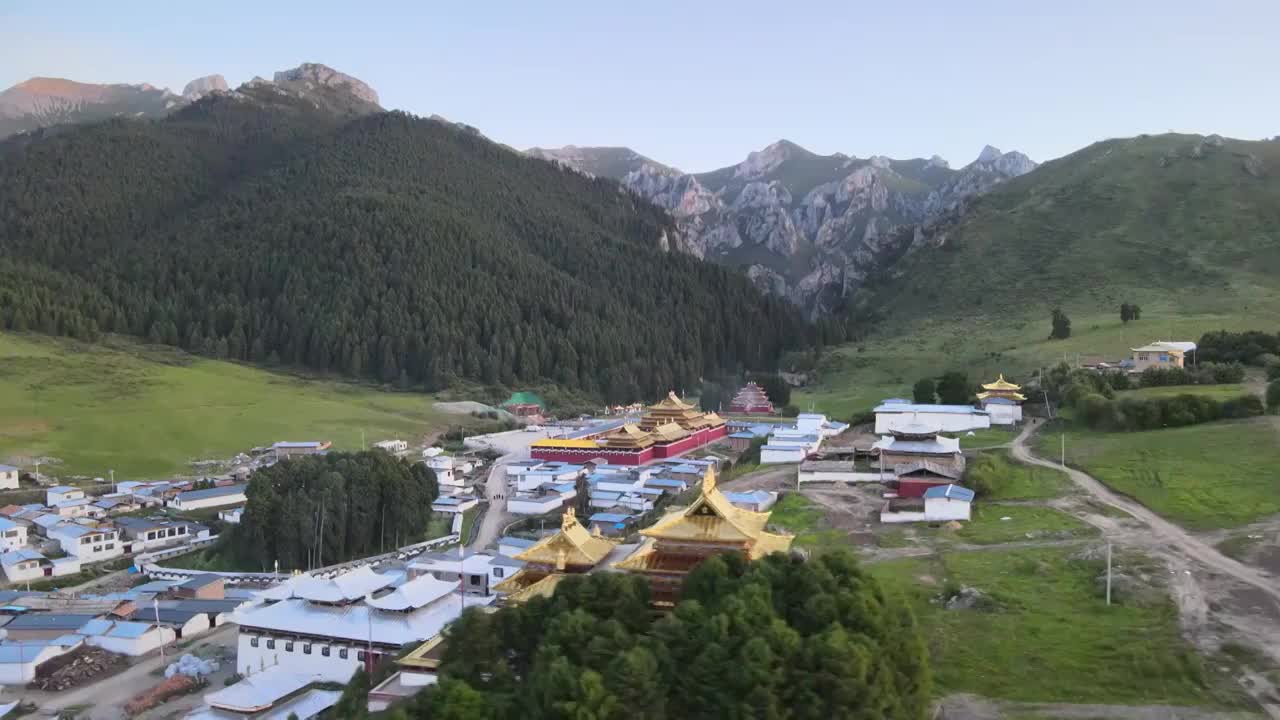 甘肃甘南郎木寺航拍视频素材