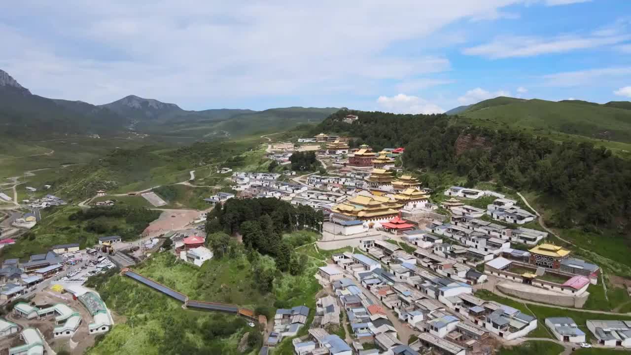 甘肃甘南郎木寺航拍视频素材