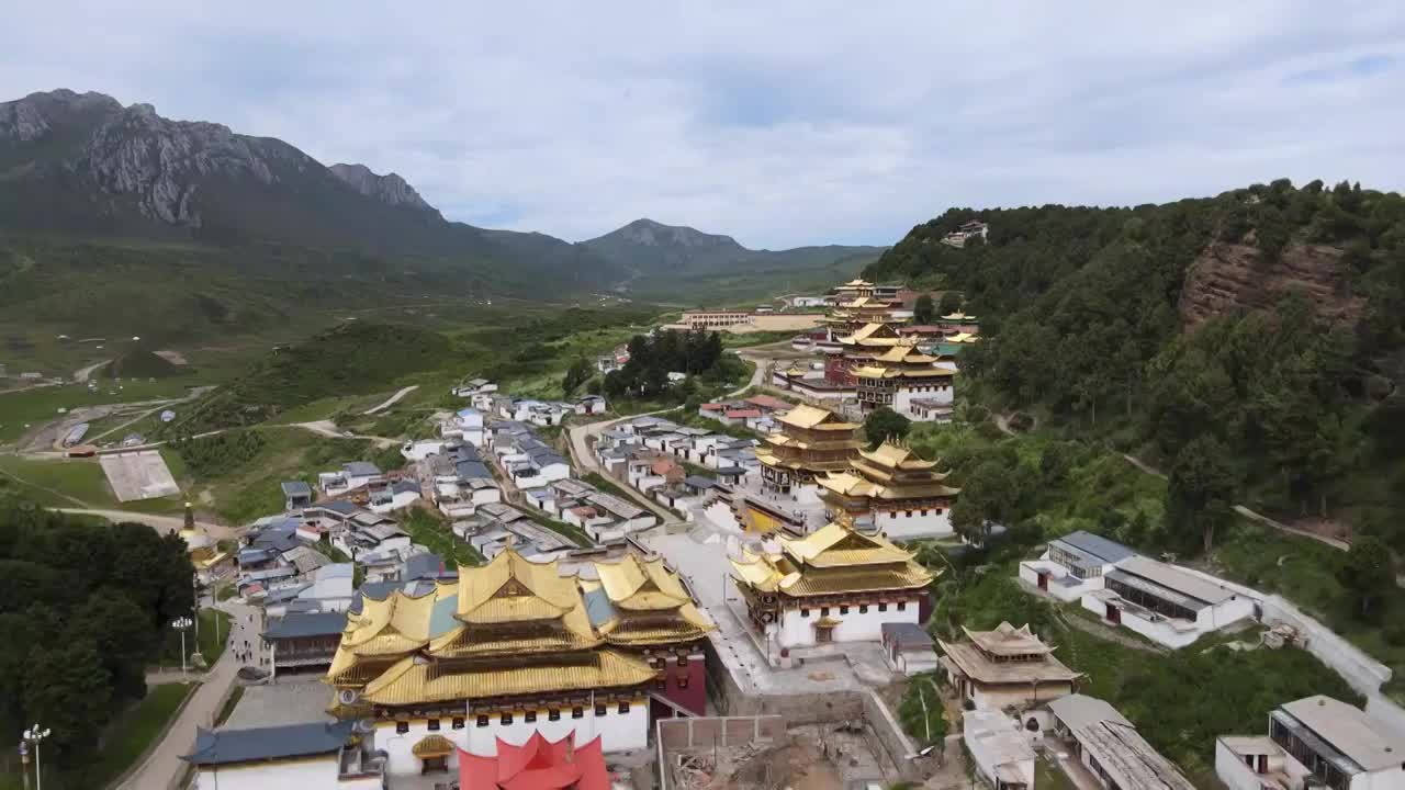 甘肃甘南郎木寺航拍视频素材