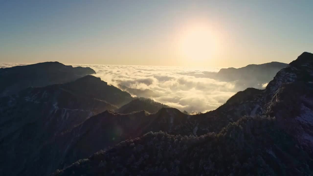 四川甘孜州牛背山华尖山航拍云海雪山贡嘎日出视频素材