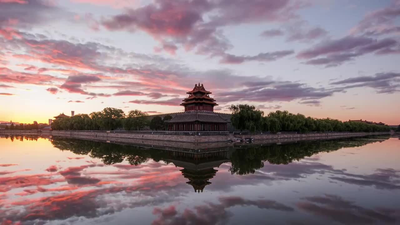 背景故宫角楼日出朝霞延时视频素材