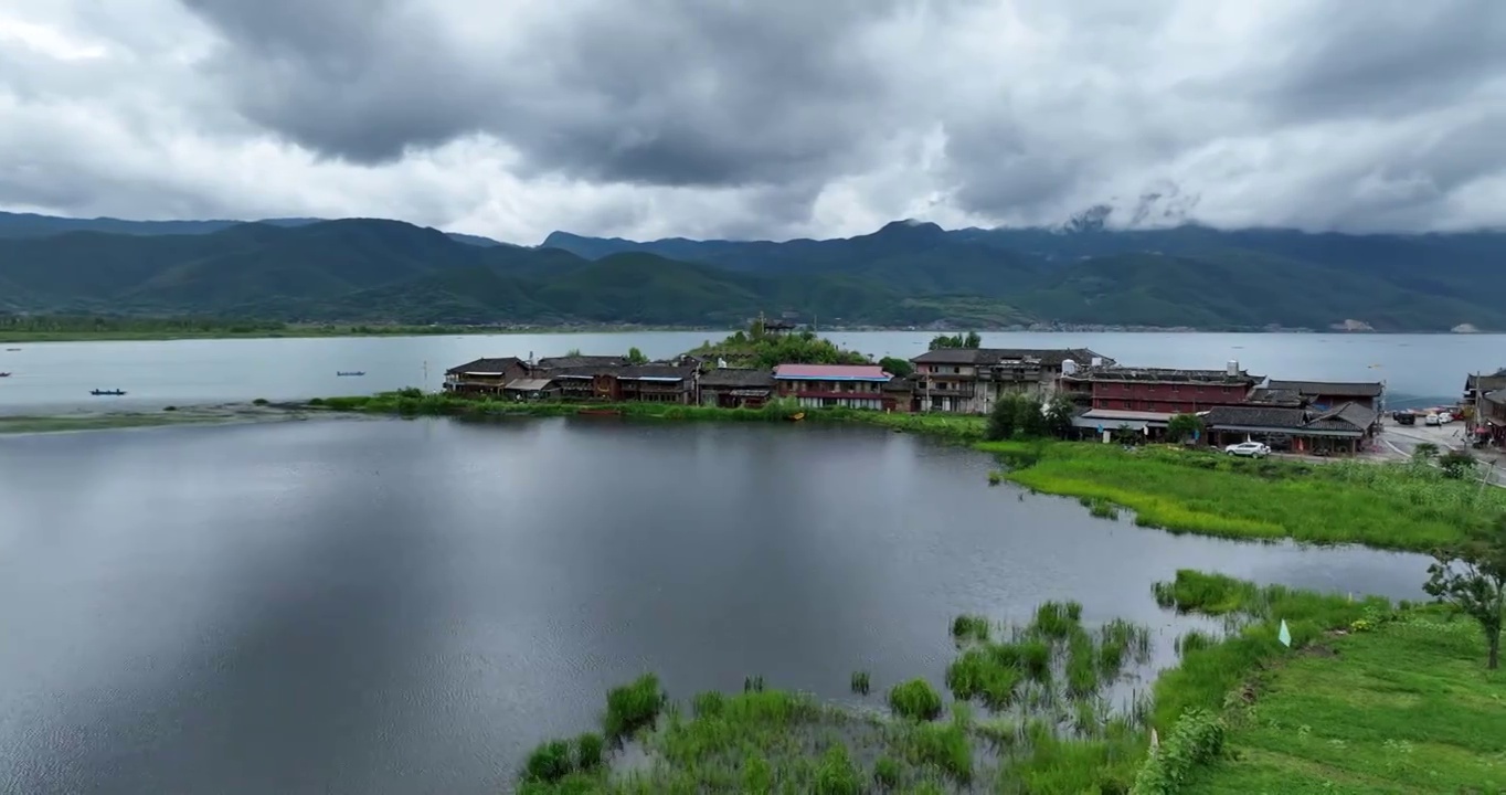 泸沽湖洛洼乡村田园风光航拍视频素材