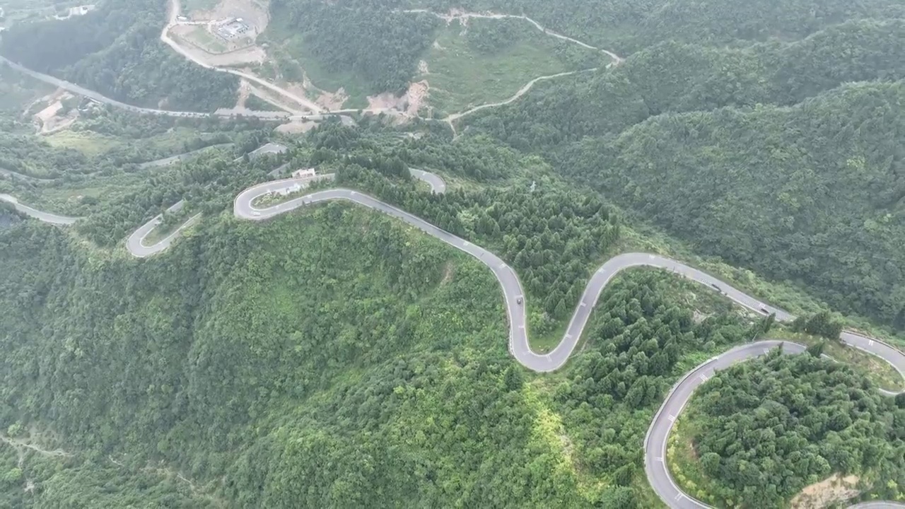 湖北利川佛宝山盘山旅游公路视频素材