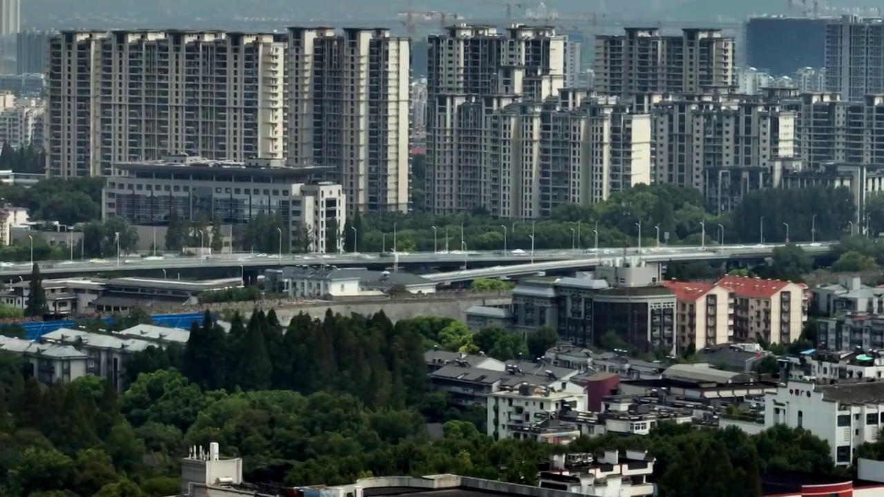 长焦下的立交桥道路车流视频素材