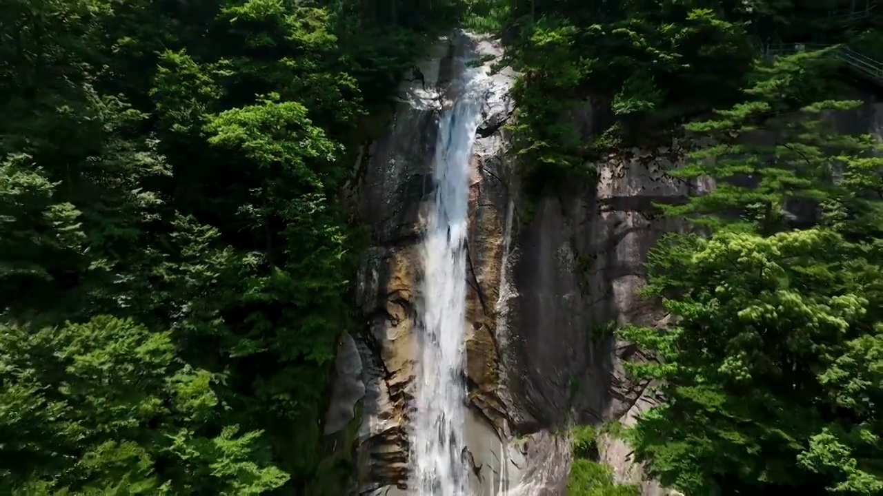 安徽六安天堂寨风景区风光，泻玉瀑视频素材