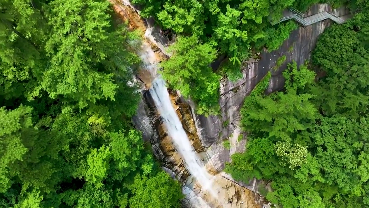 安徽六安天堂寨风景区风光，泻玉瀑视频素材