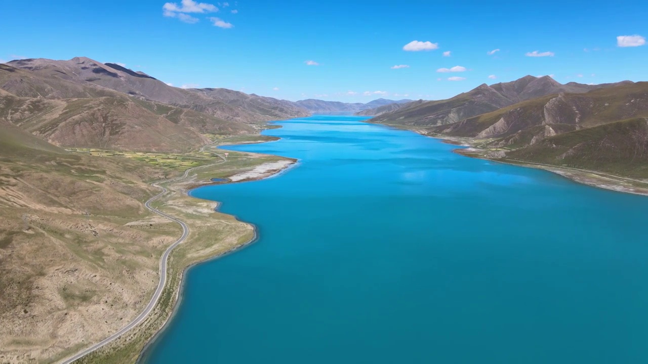 西藏山南地区羊卓雍措羊湖航拍视频素材