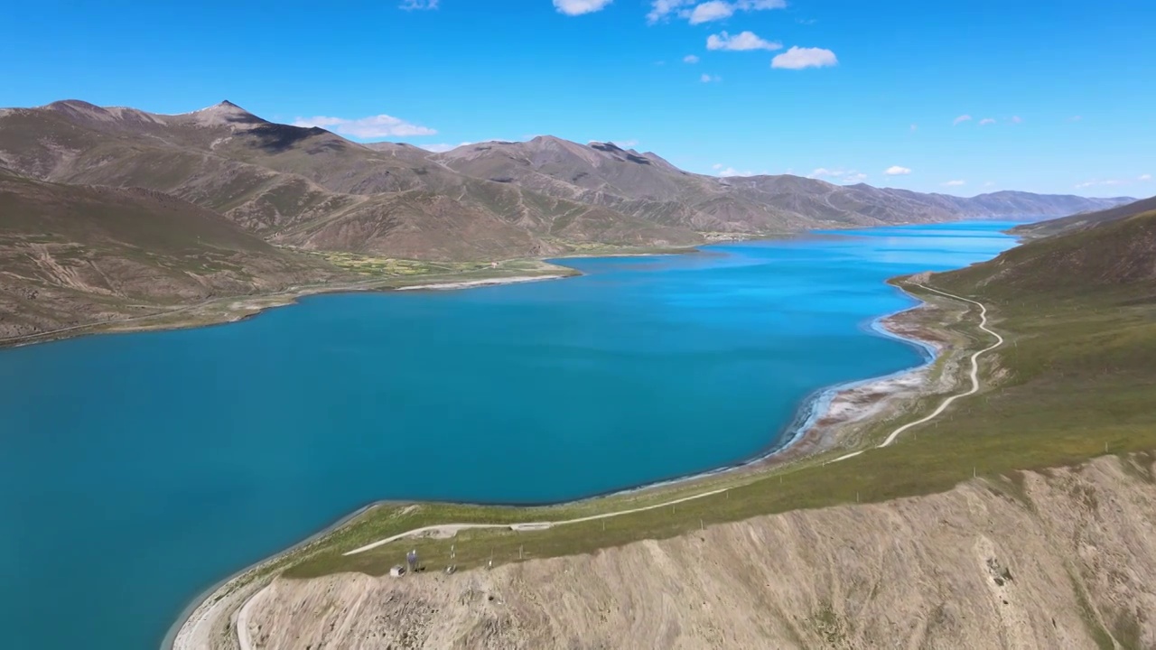 西藏山南地区羊卓雍措羊湖航拍视频素材