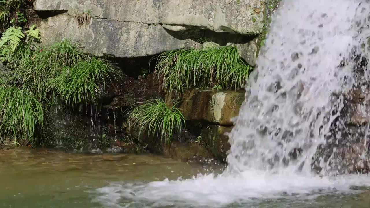 浙江湖州安吉县浙北大峡谷黄浦江水源源头瀑布4倍慢镜头视频素材