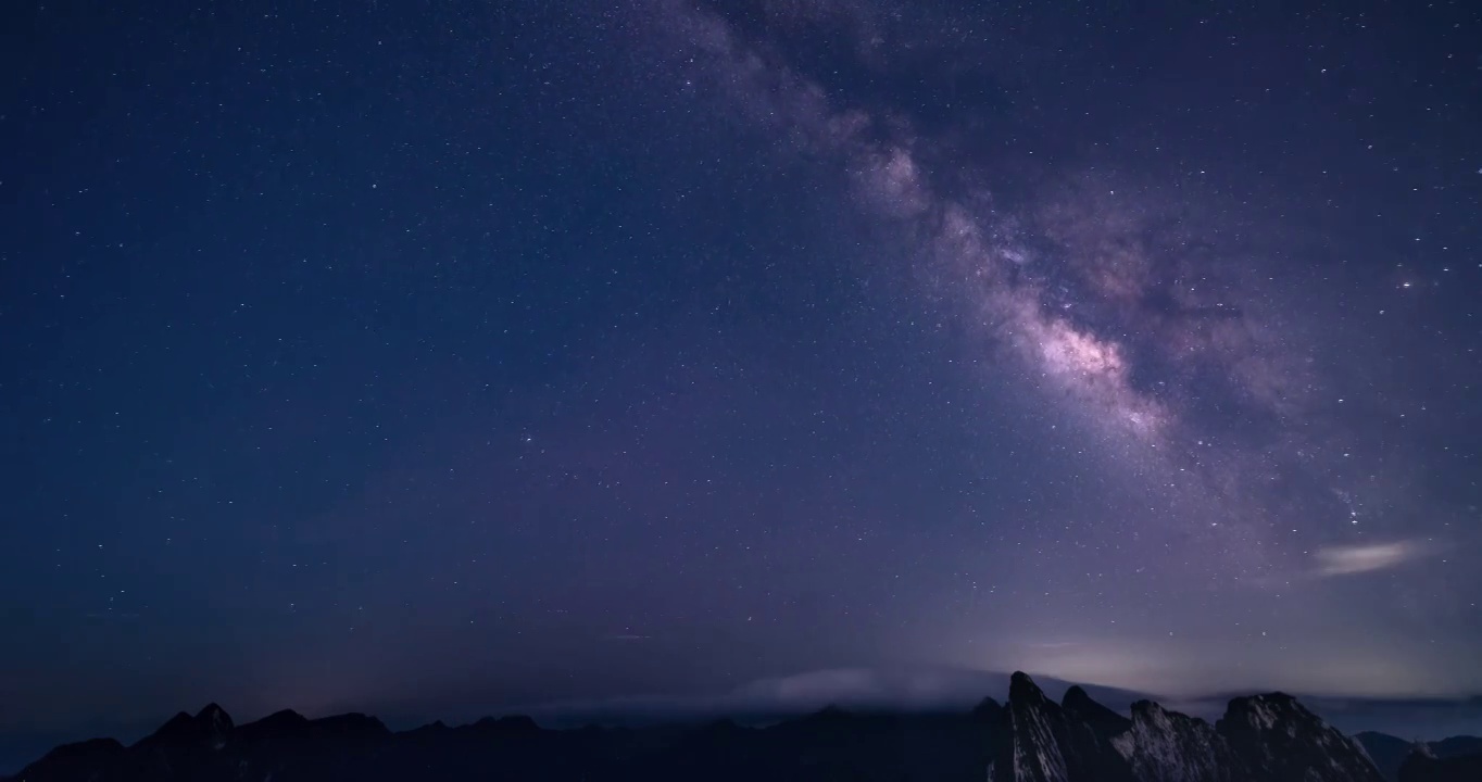 陕西渭南华山旅游景区夜晚银河延时视频素材