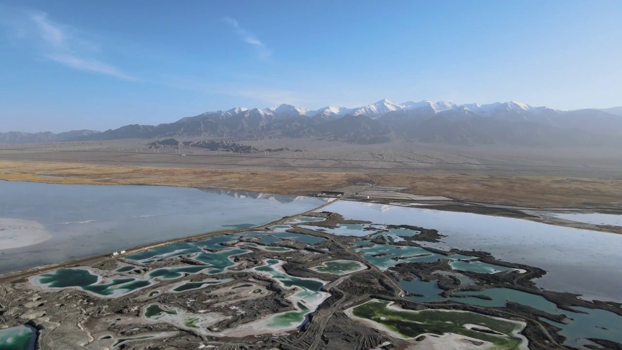 青海海西大柴旦翡翠湖航拍视频素材