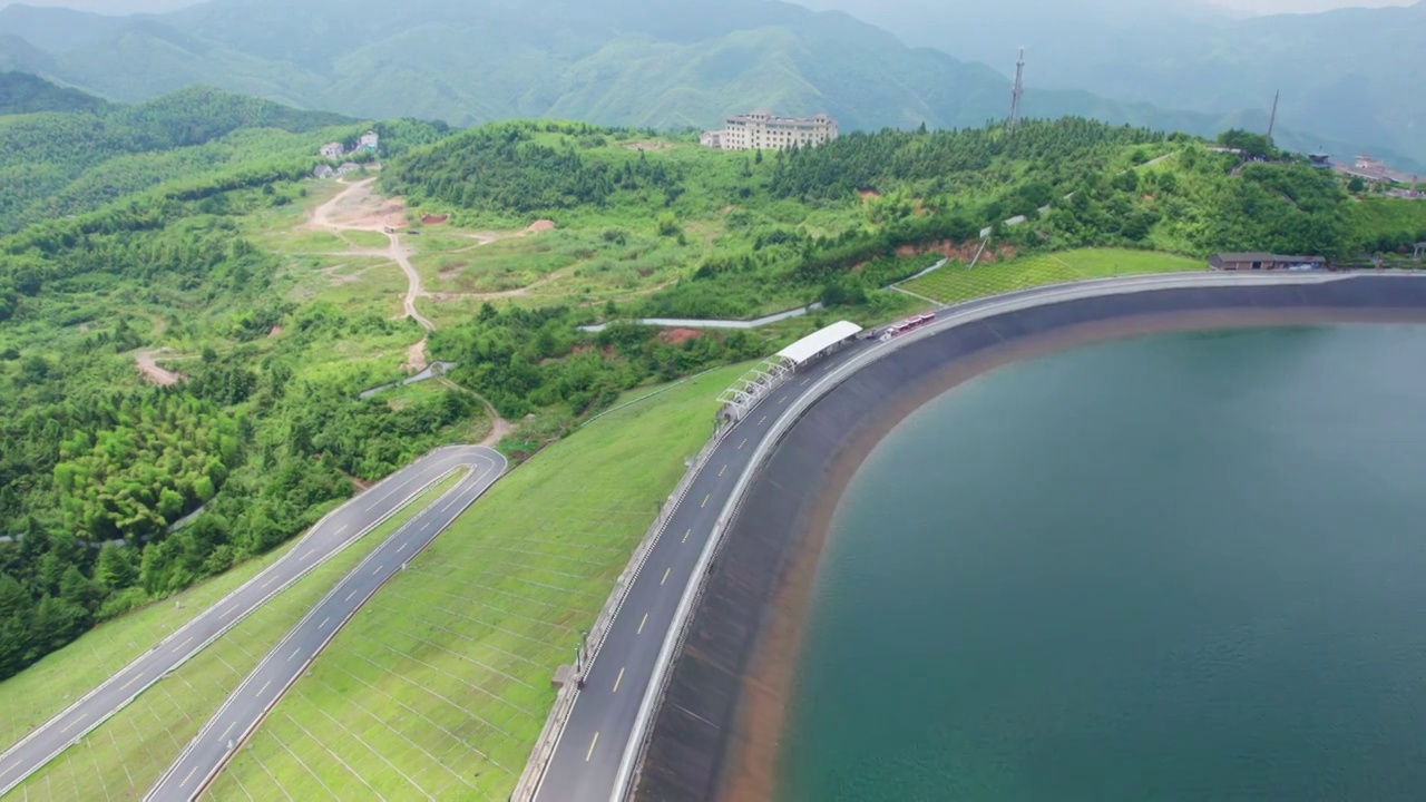 浙江湖州安吉县天荒坪水电站江南天池高空视角视频素材