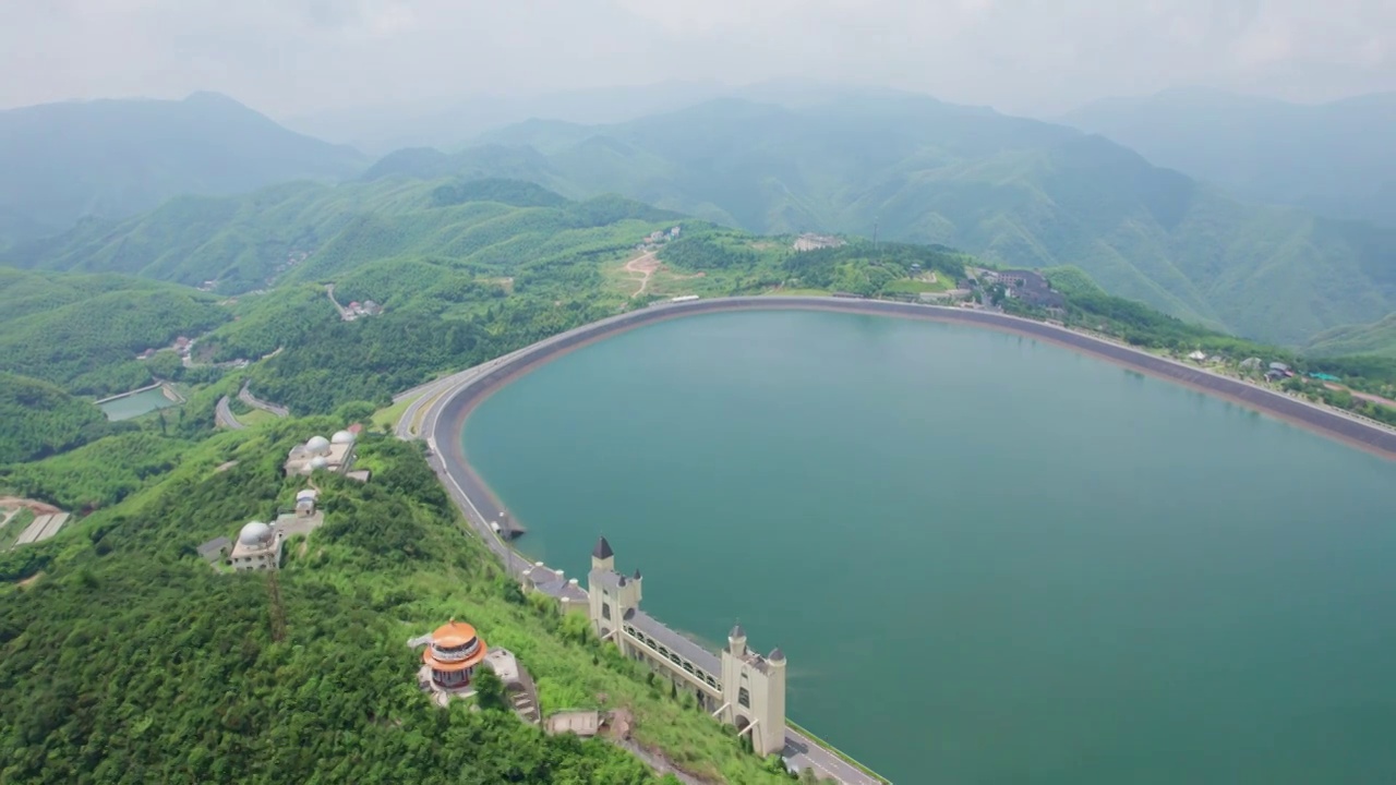 浙江湖州安吉县天荒坪水电站江南天池高空视角视频素材