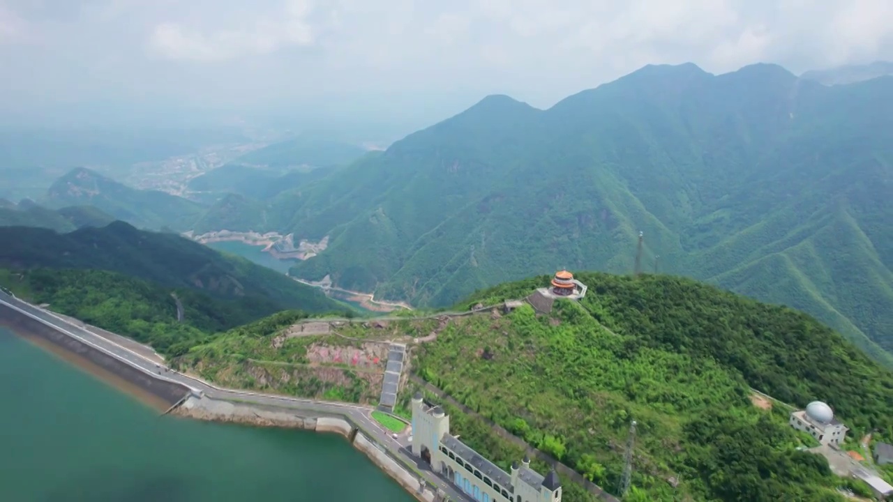 浙江湖州安吉县天荒坪水电站江南天池高空视角视频素材