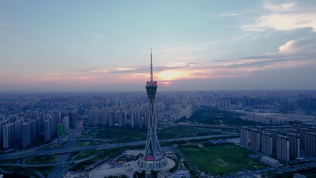 航拍中国河南郑州中原福塔城市日落夏季风光视频素材