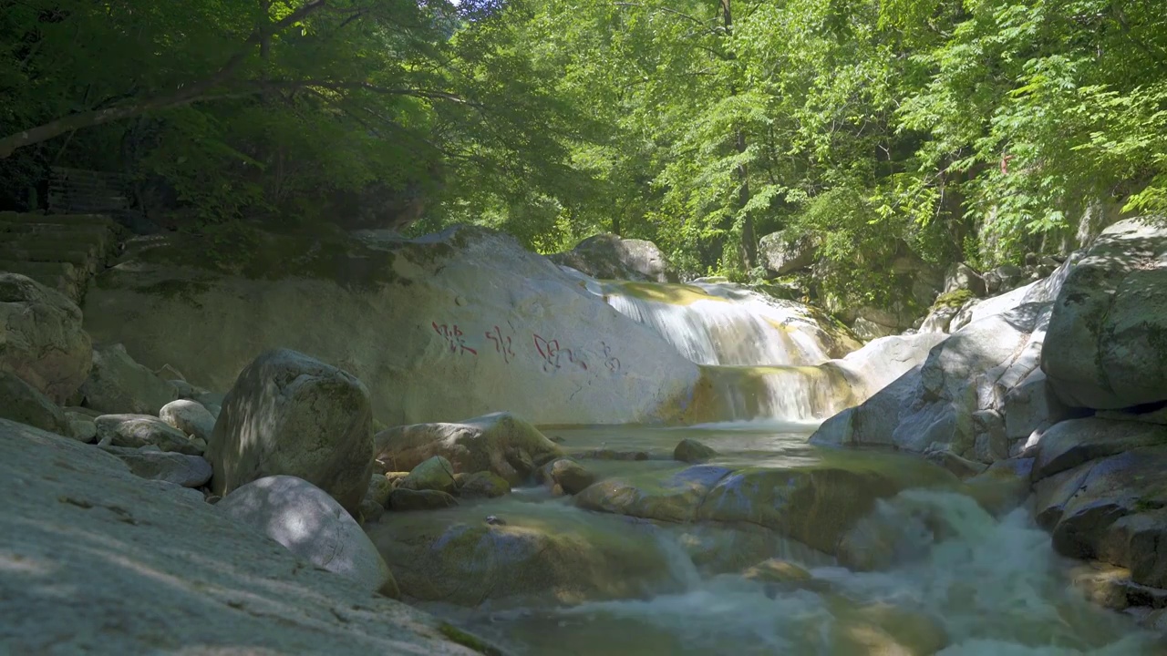 秦岭太白山溪水视频素材