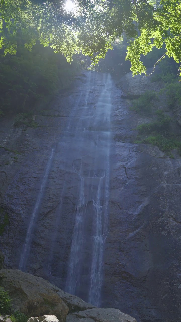 秦岭太白山红河谷森林公园斗姆瀑布视频素材