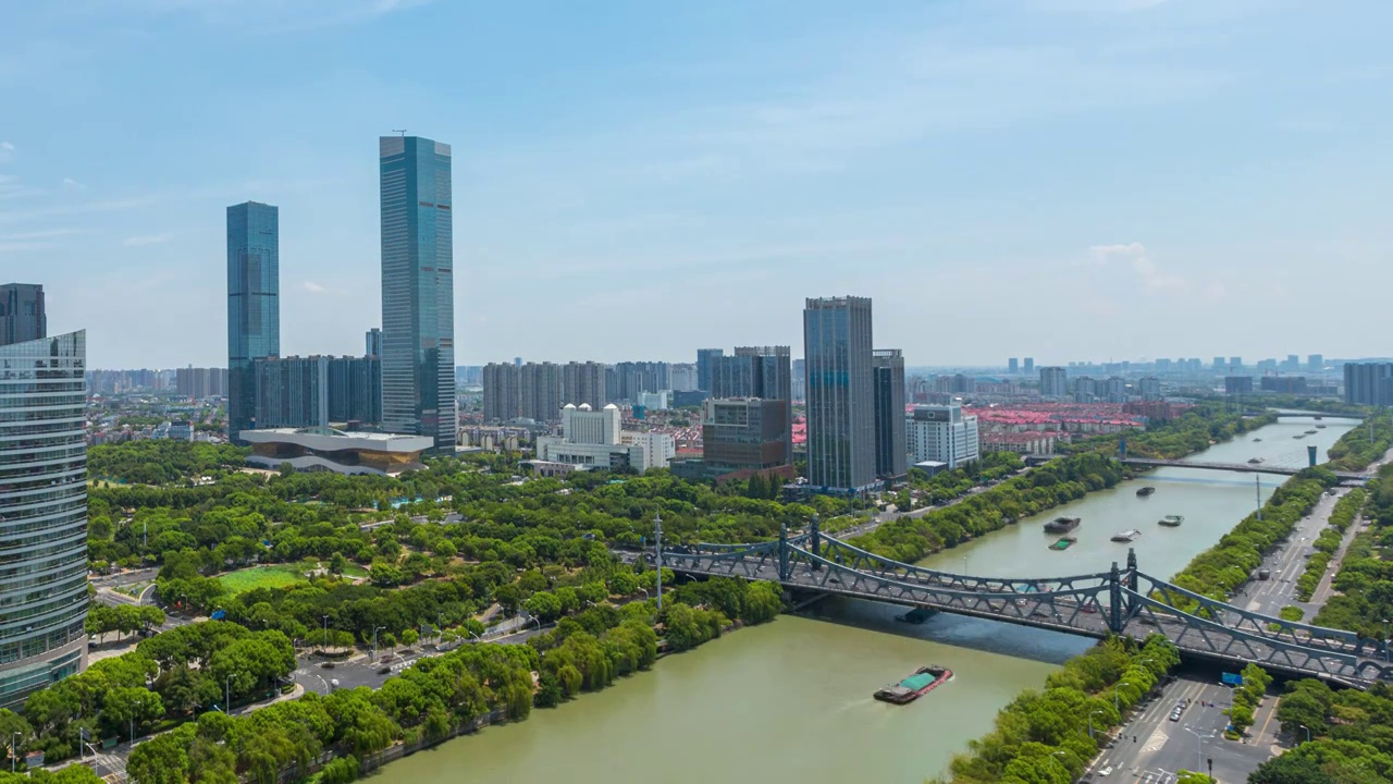 江苏省无锡市京杭大运河船只航行画面视频素材