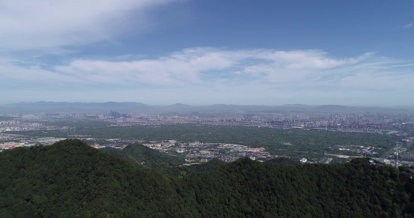 航拍杭州西湖风景名胜区北高峰灵隐寺视频素材