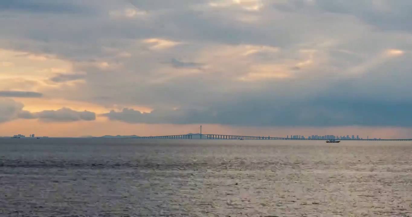 青岛跨海大桥和胶州湾视频素材