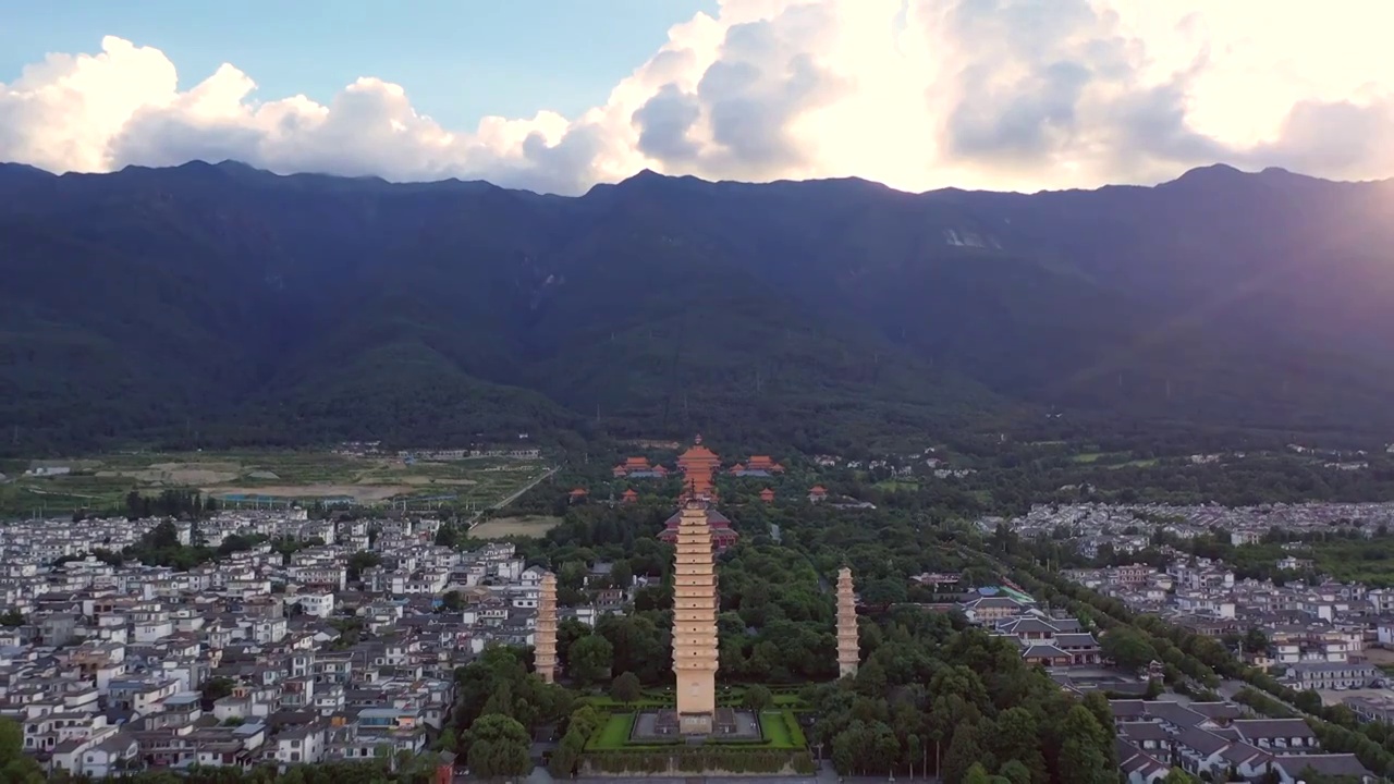 航拍视角云南大理崇圣寺三塔视频素材