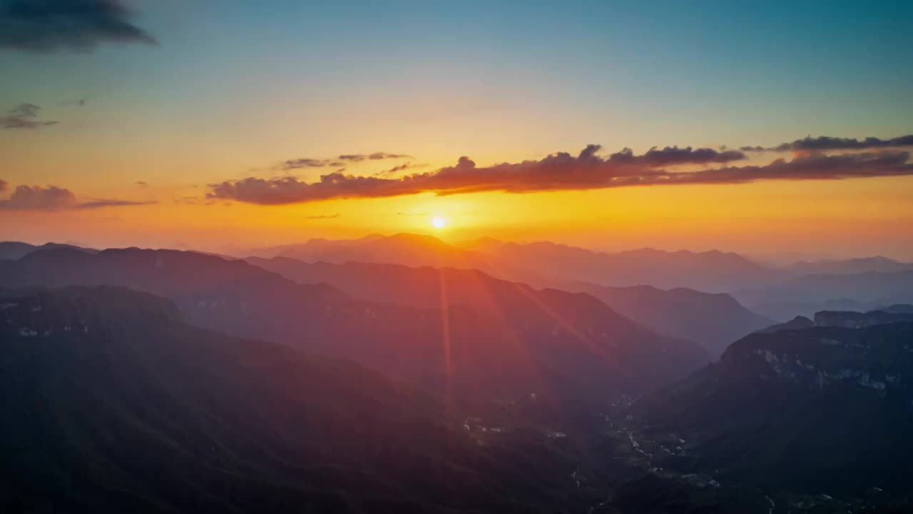 湖北神农架天燕景区日落航拍延时4K视频素材