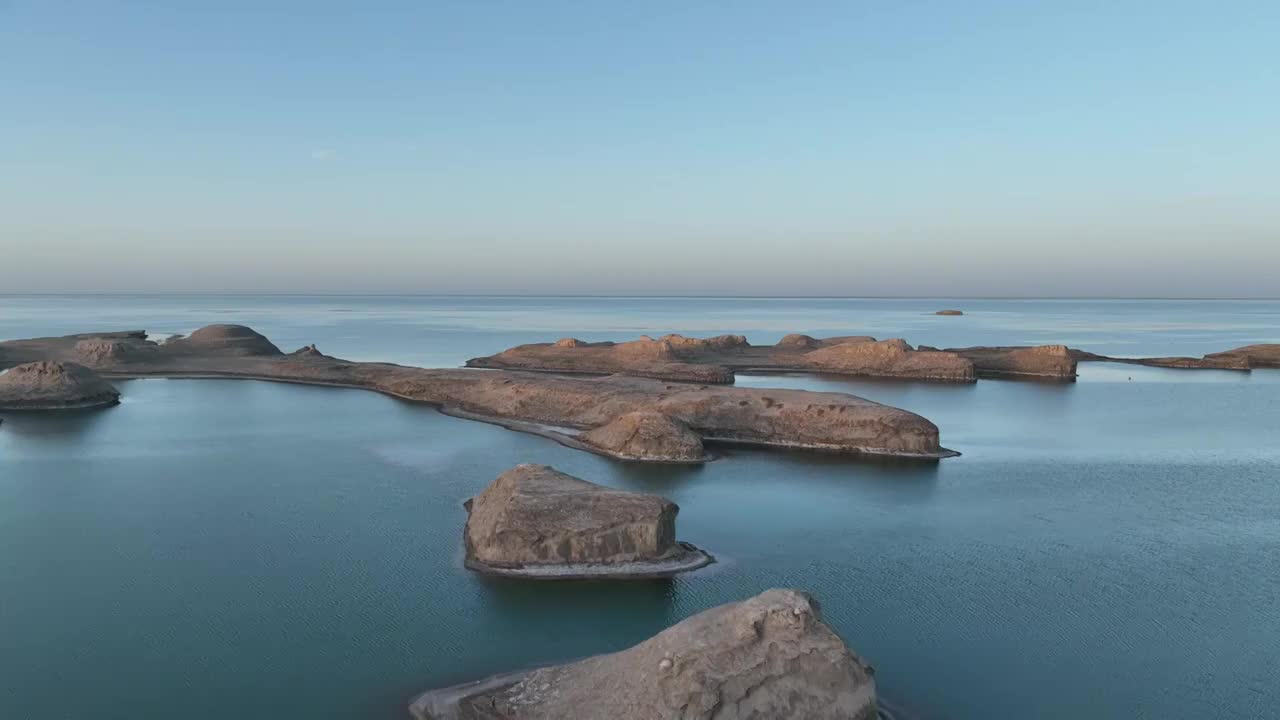 青海水上雅丹景区视频素材