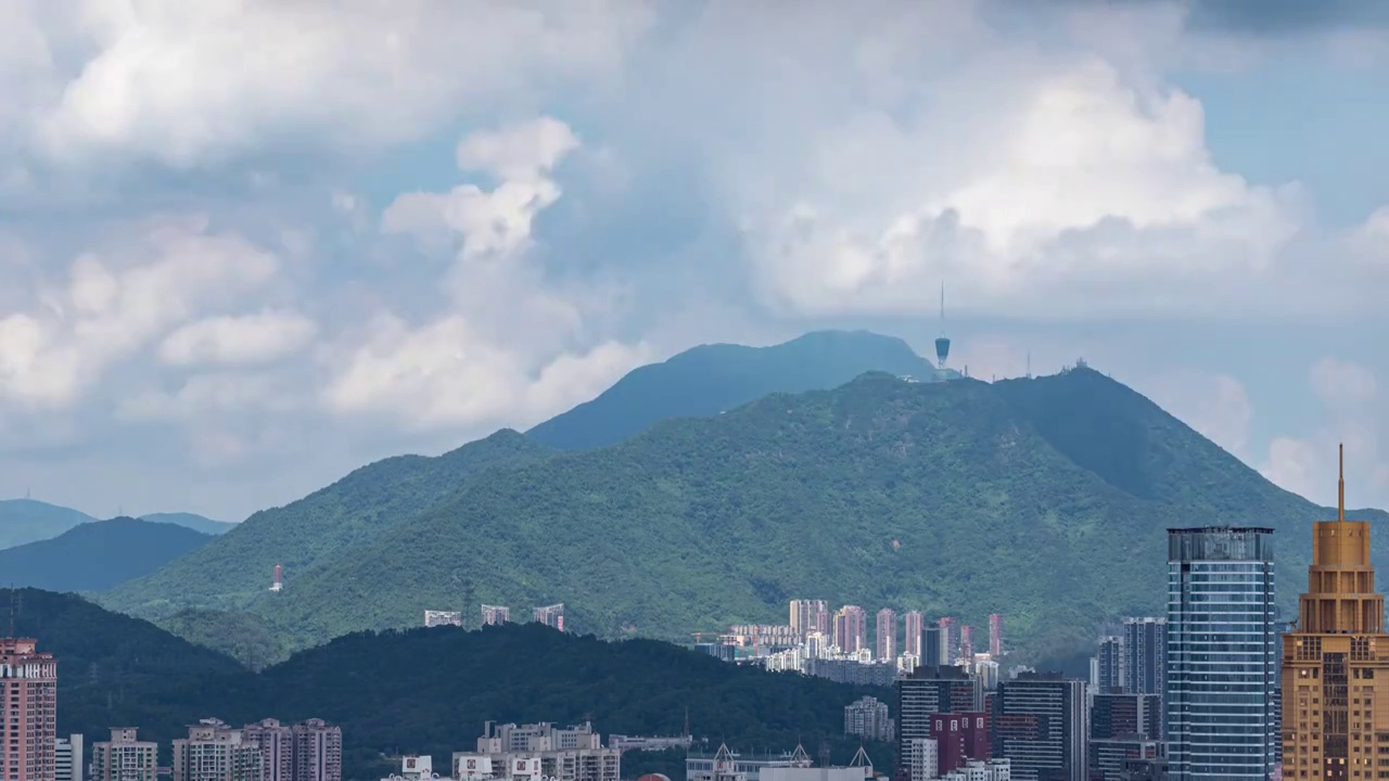 深圳梧桐山城市风光蓝天白云视频素材