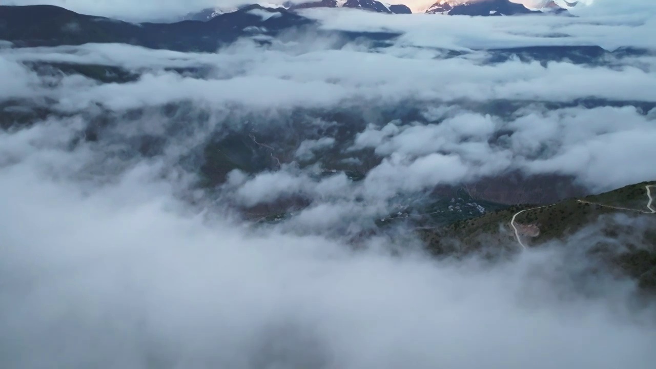 梅里雪山日出 日照金山视频素材