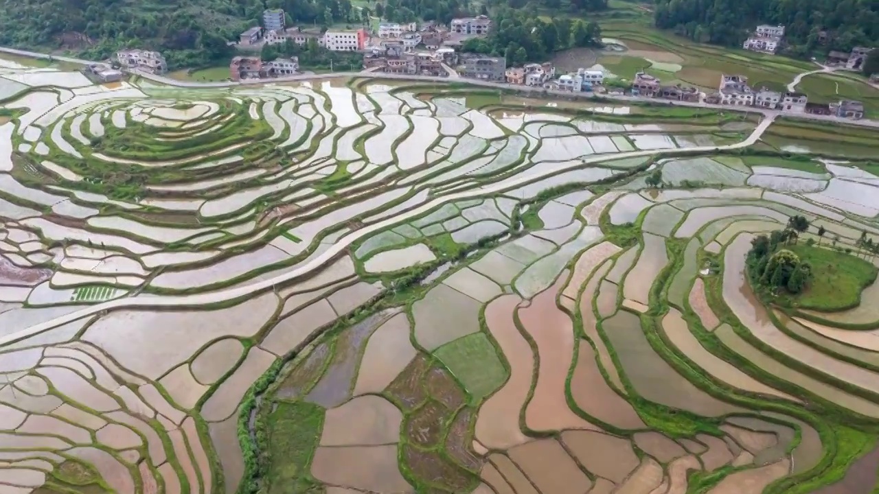 延时航拍，贵州惠水县雅水镇的梯田风光视频素材