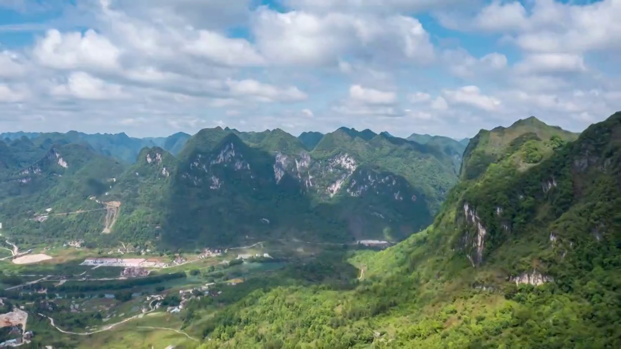 晴朗天气下的荔波捞村，是荔波的最美乡村视频素材