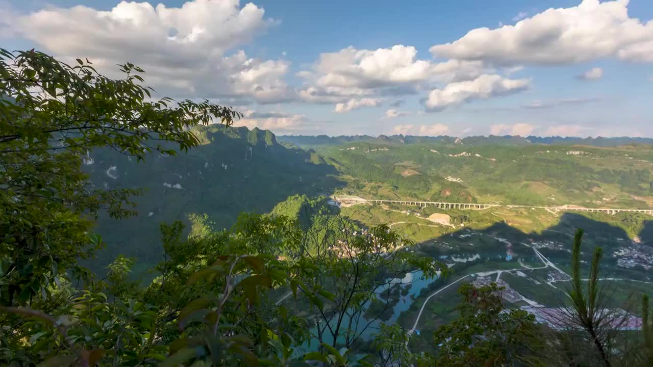 晴朗天气下的荔波捞村，是荔波的最美乡村视频素材