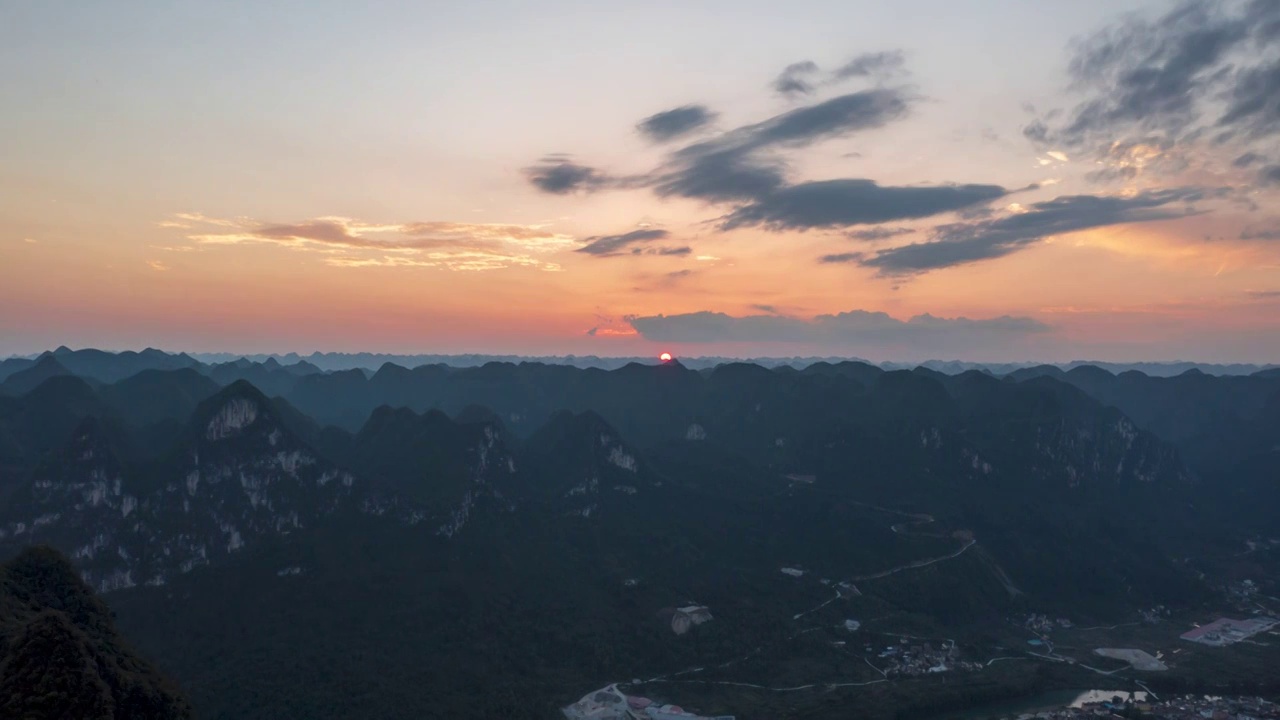 晴朗天气下的荔波捞村，是荔波的最美乡村视频素材