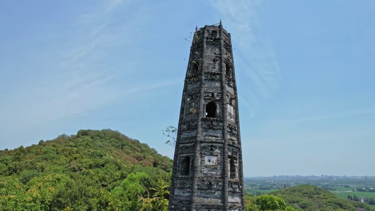 航拍历史遗迹上海天马山顶古建筑斜塔视频素材