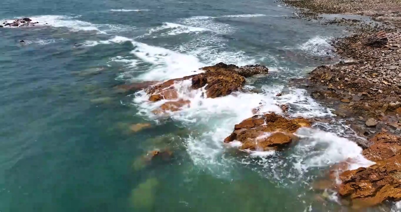 青岛大海海浪礁石视频素材