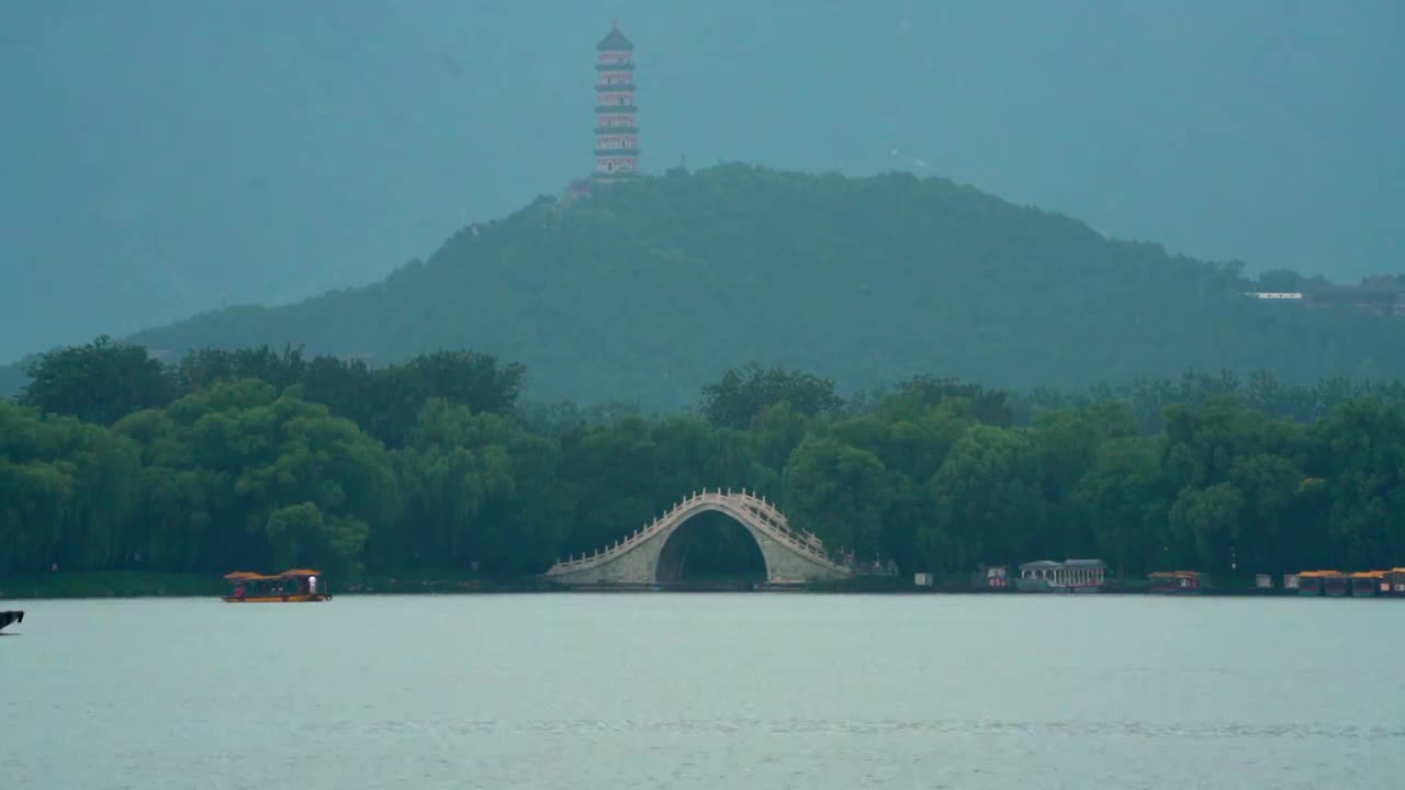 夏天北京颐和园云雾霞光视频素材