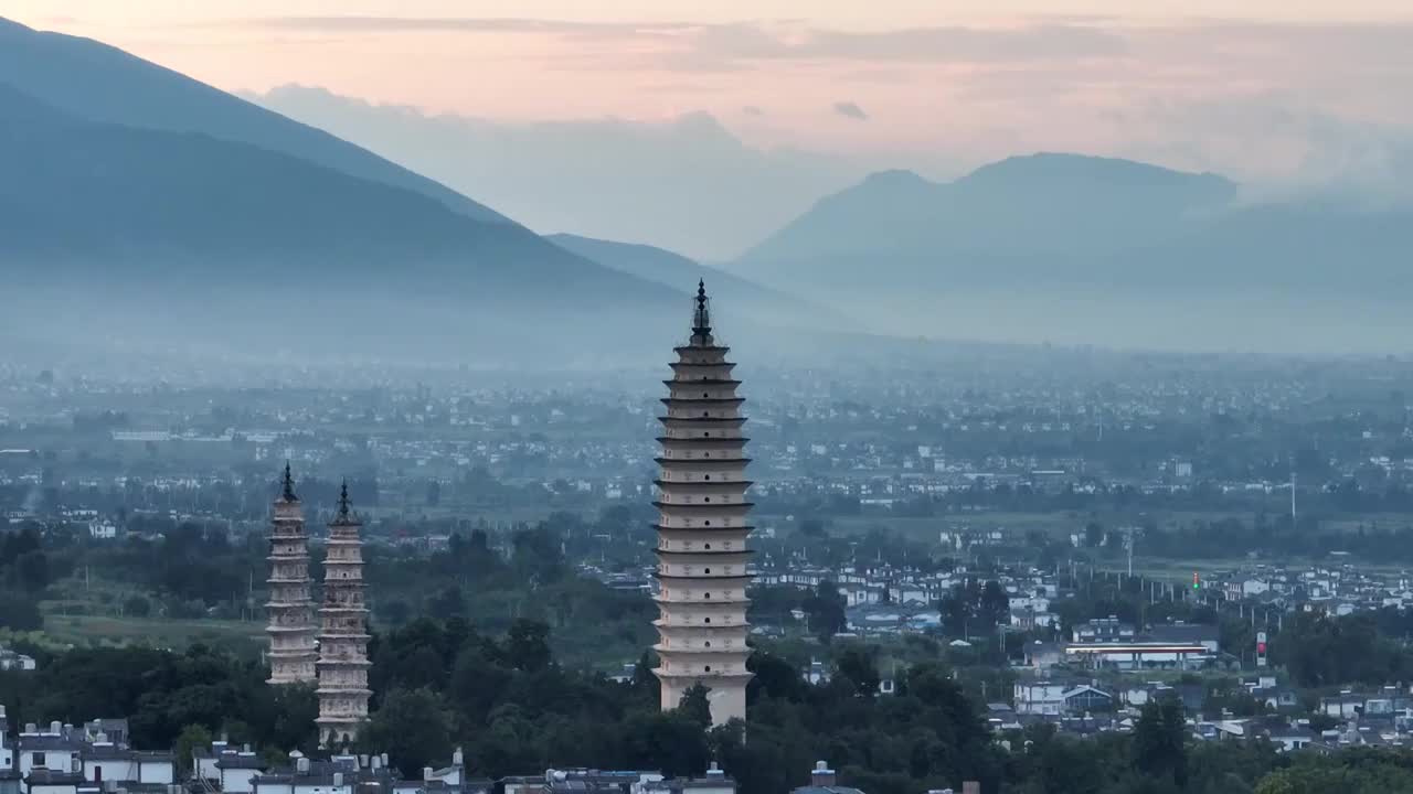 大理古城崇圣塔航拍视频素材