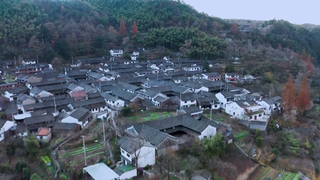 余姚四明山丹山赤水风景区柿林村风光航拍视频素材