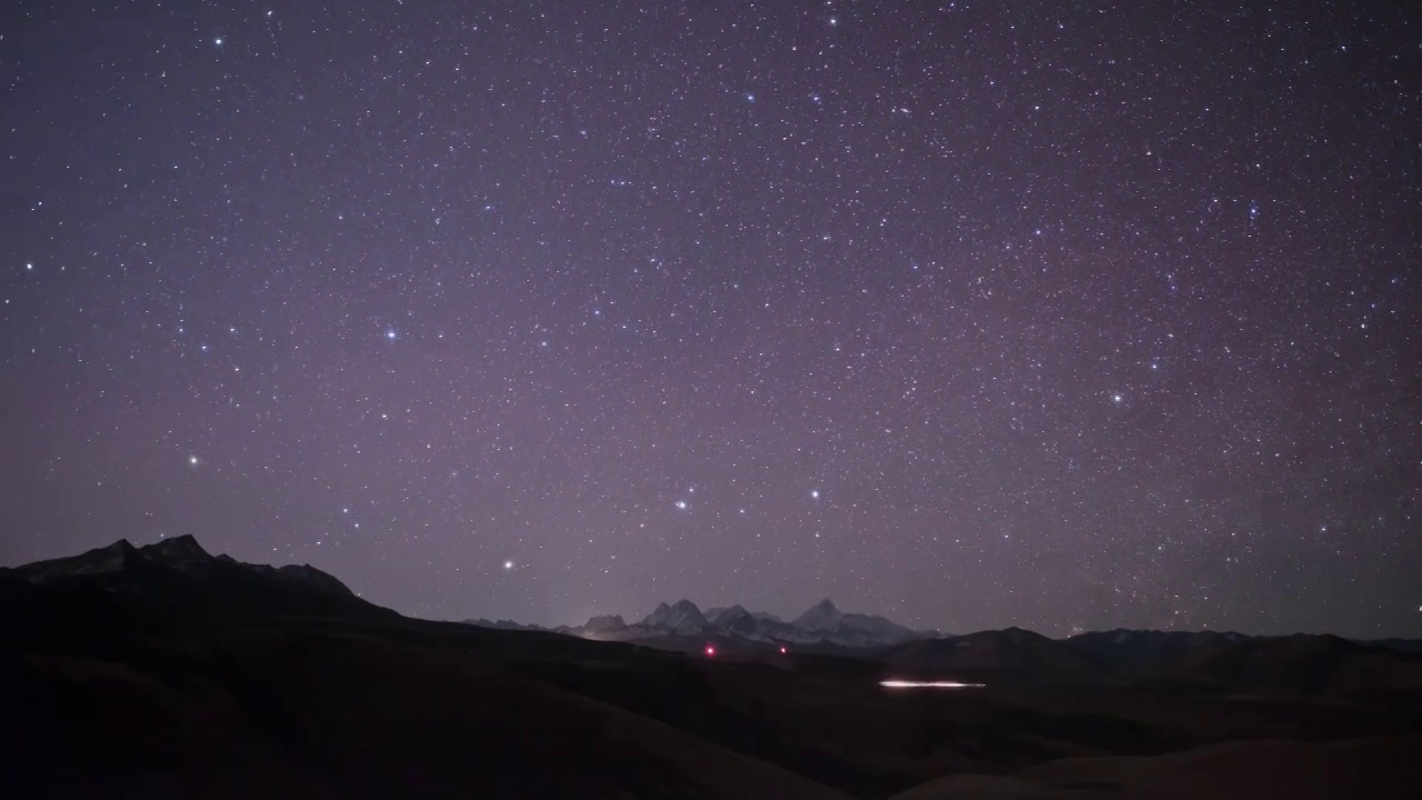 川西折多山贡嘎英仙座流星雨星空延时视频素材