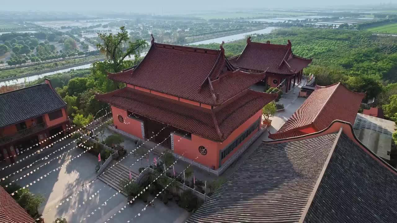 航拍高视角山顶寺庙建筑视频素材