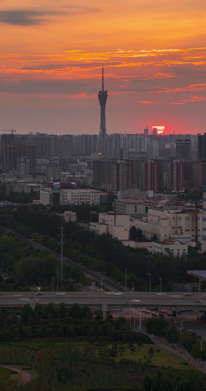 河南郑州中原福塔日落悬日延时摄影 Zhengzhou, Henan视频素材