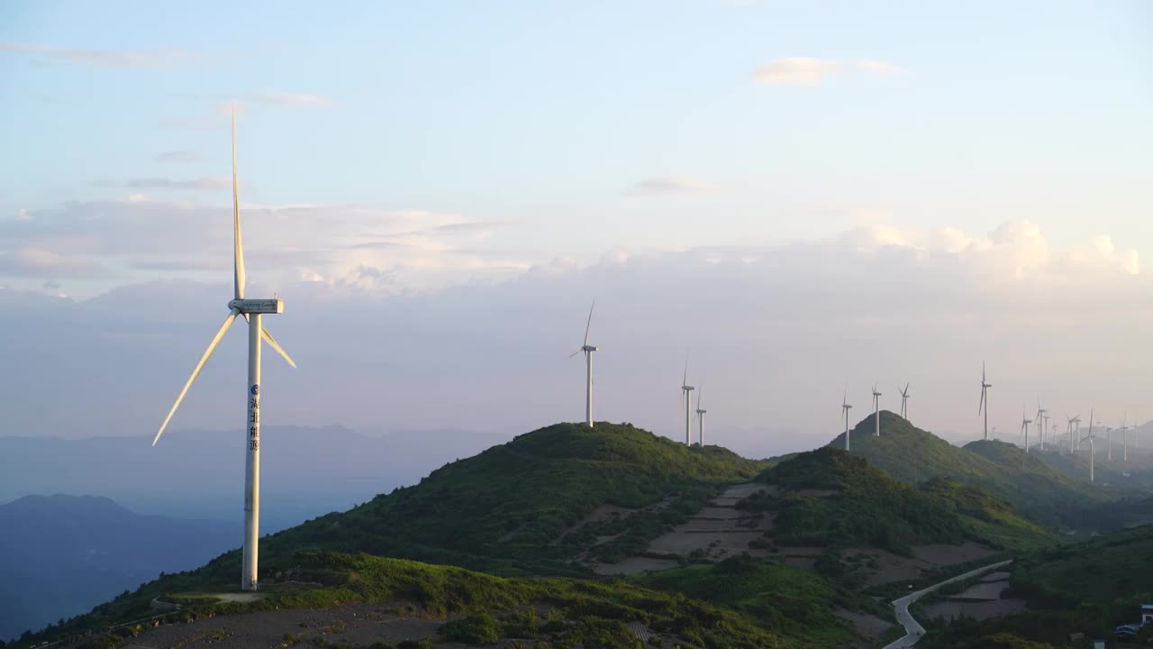 湖北利川齐岳山风力发电场视频素材