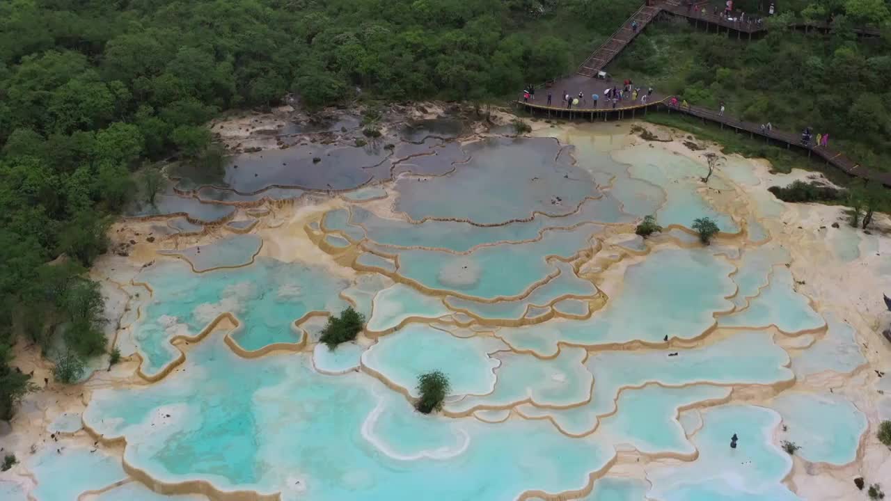 黄龙五彩池航拍视频素材