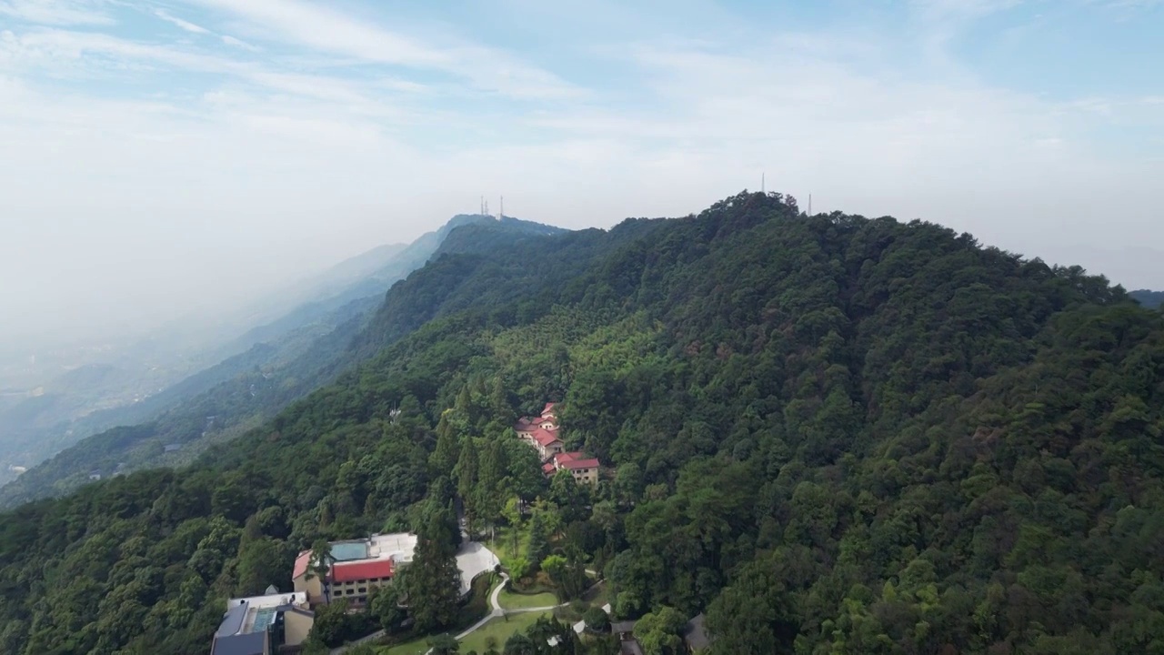 重庆北碚缙云山脉森林观景台自然风光航拍视频素材